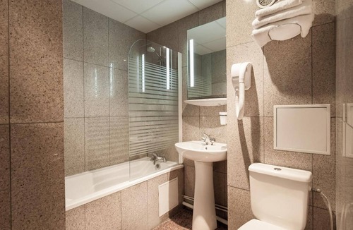 Enfants-Rouges Hotel | Hotel Americain