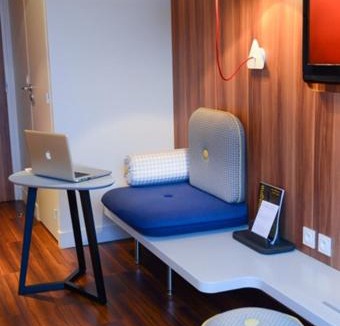 Suresnes Hotel | Hotel Atrium by Happyculture