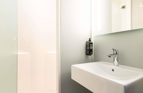 Plateau - Mont-Valerien Hotel | ibis budget Nanterre La Défense