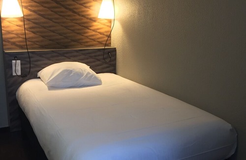 Clichy Hotel | ibis Clichy Centre Mairie