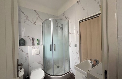 Neuilly-sur-Seine Apartment | Ideal pied-à-terre at the gateway to La Défense and the center of Paris