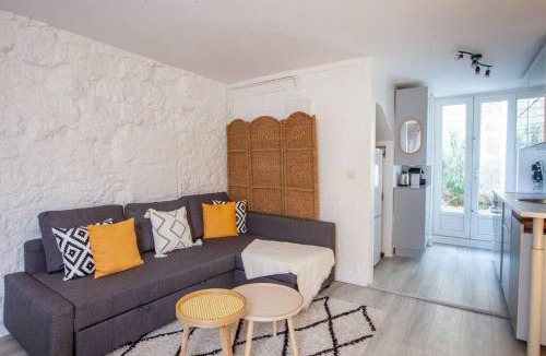 Rueil-Malmaison Apartment | Joséphine Cosy - Centre Ville-Pets friendly - Home cinema Netflix - Jardin Privé
