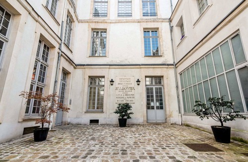 3rd Arrondissement Apartment | JUST STEPS AWAY FROM THE ICONIC MARCHÉ DES ENFANTS ROUGES–RUE PASTOURELLE,MARAIS