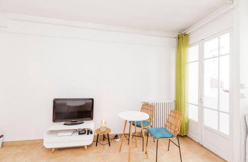 Vignerons Apartment | L'Écrin - Studio Calme - Proche Bois de Vincennes & Métro