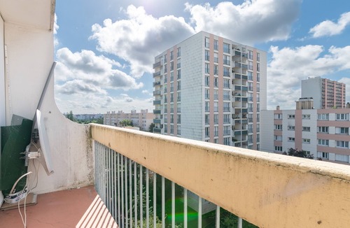 Neuilly-sur-Marne Apartment | L'Élégance -Appt à 20min de Disneyland Paris