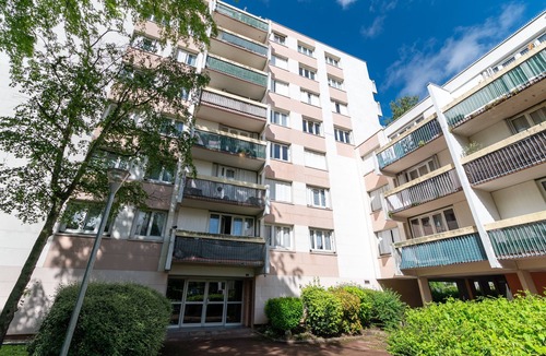 Neuilly-sur-Marne Apartment | L'Élégance -Appt à 20min de Disneyland Paris