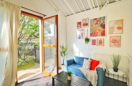 Louis Bertrand-Mirabeau-Semard Apartment | L’atelier parisien - Métro 7 - RER C