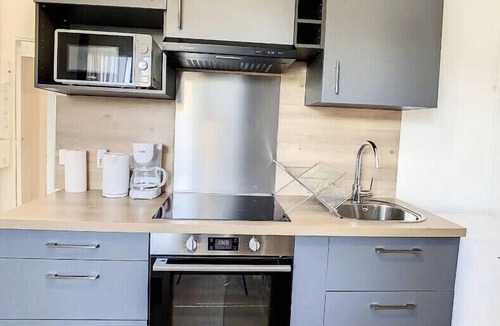 Livry-Gargan Apartment | L03 - Aéroport, Paris, Disney, Parc des Expositions by Villa Dengous