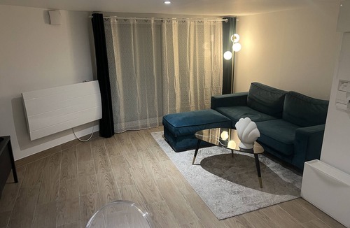 Livry-Gargan Apartment | L09 - Aéroport, Paris, Disney, Parc des Expositions by Villa Dengous