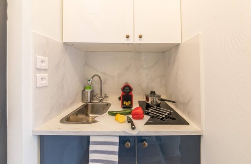 9th Arrondissement Apartment | Lafayette - Saint-Lazare 62 : Cosy apartment for 2