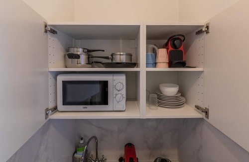 9th Arrondissement Apartment | Lafayette - Saint-Lazare 62 : Cosy apartment for 2