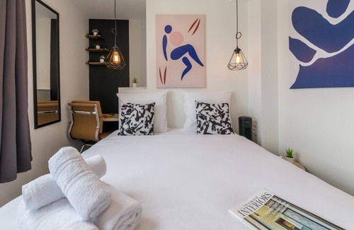 9th Arrondissement Apartment | Lafayette - Saint-Lazare 65 : cosy apartment for 2