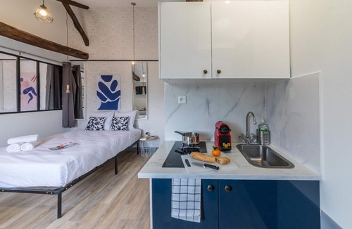 9th Arrondissement Apartment | Lafayette - Saint-Lazare 66: cosy apartment for 4