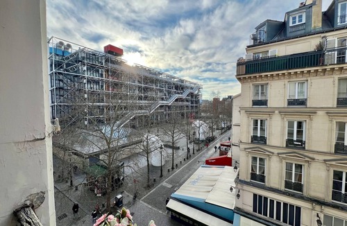 Quartier Sainte-Avoye Apartment | Large furnished studio Paris Marais Centre Pompidou
