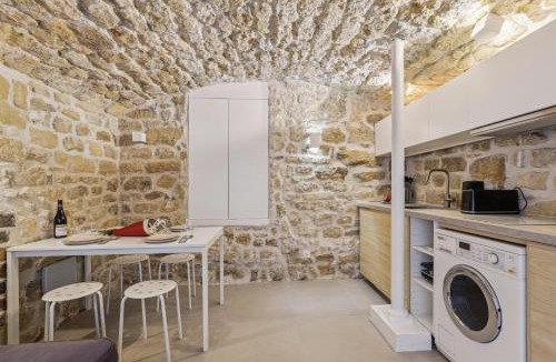 Palais-Royal Apartment | Lavie Maison face Palais Royal
