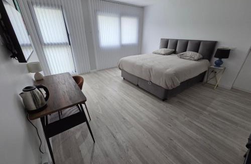 Les Stades Apartment | Le 46 Appart Hotel Entre Paris Disneyland Parc Asterix Navette