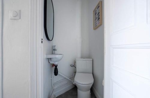 Asnieres-sur-Seine Apartment | Le Dupont - Métro 13, 20 min Champs-Elysées