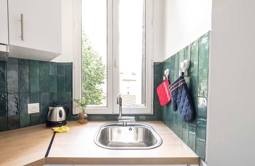 Asnieres-sur-Seine Apartment | Le Dupont - Parking, Metro 13, 15 min Saint Lazare