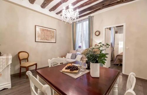 3rd Arrondissement Apartment | Le Jardin Du Marais