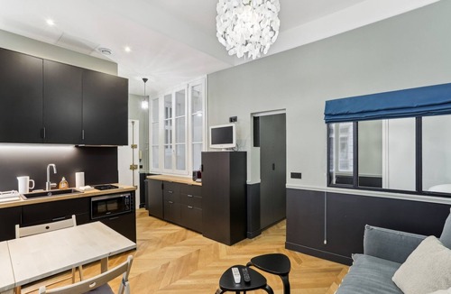 L'Europe Apartment | Le Modernisme au coeur du 8eme