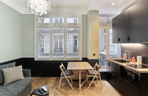 L'Europe Apartment | Le Modernisme au coeur du 8eme
