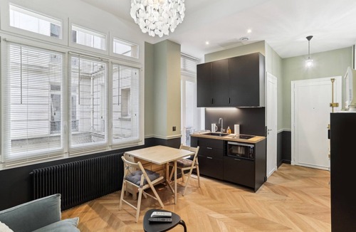 L'Europe Apartment | Le Modernisme au coeur du 8eme