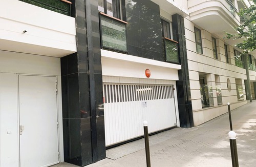 Issy-les-Moulineaux Apartment | "Le Paradis" | 2 bedrooms, balcony, parking (70m2)