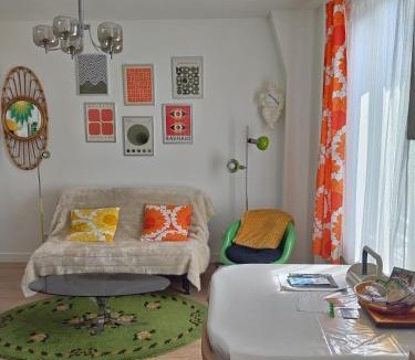 Esbly Apartment | Le vintage, 10 min de Disneyland, 30 min de Paris - 50 m gare- 30 min CDG aéroport