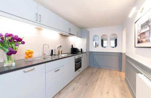 Quartier du Mail Apartment | LivinParis - Luxury 4 Bedrooms Le Louvre I