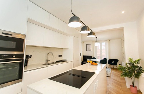 L'Europe Apartment | Lovely 2-Bedroom by Saint Lazare - Madeleine