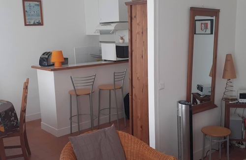 Montmartre Apartment | Lovely Holiday Studio in Montmartre