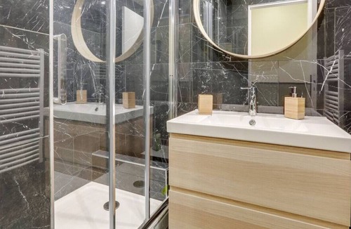 Quartier de la Folie-Mericourt Apartment | Luxurious & spacious apartment, 125m2, République