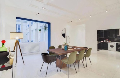 Chaillot Apartment | Luxury 4 bed 3 bath with Aircon and Elevator in 8th