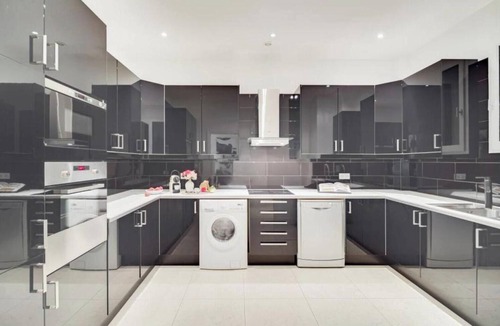 Chaillot Apartment | Luxury 4 bed 3 bath with Aircon and Elevator in 8th