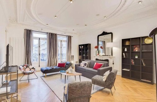 Chaillot Apartment | Luxury 4 bed 3 bath with Aircon and Elevator in 8th