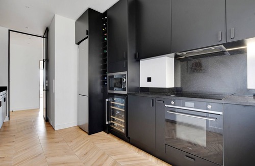 16th Arrondissement Apartment | Luxury apartment in the 16th arrondissement with doorman