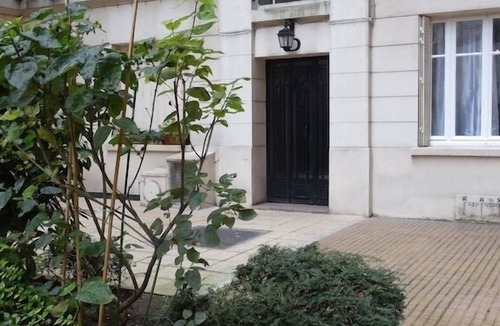 Jardin des plantes Apartment | Luxury stay with champagne in an Artist's Atelier In The 5th