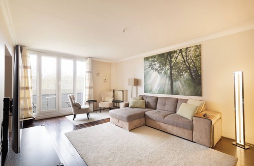 Neuilly-sur-Marne Apartment | Magnificent apartment between Paris and Disneyland. Rer A 10 min by bus -PARKING