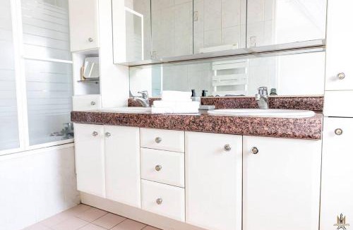 Quartier des Grandes-Carrieres Apartment | Magnificient Terrace 6 pers flat