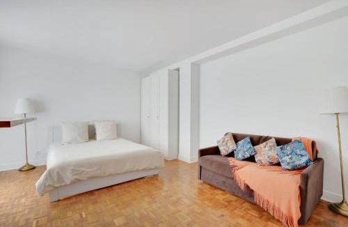 Quartier de la Place-Vendome Apartment | Maison de la Radio - Tour Effeil