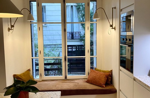 16th Arrondissement House | Maison de Ville de 3 Étages à Passy + Roof top - Jo2024