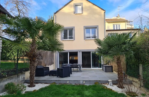 Garches House | Maison Familiale Située à Mi-chemin Entre Paris et Versailles, Idéale JO