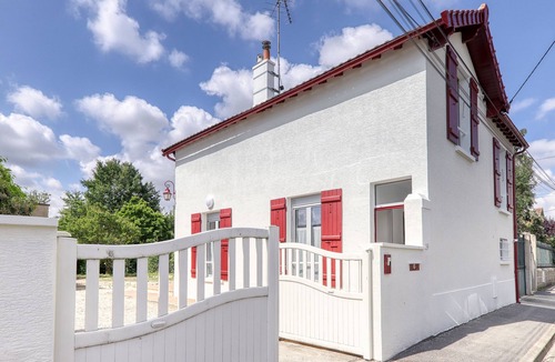 Esbly House | Maison Jules- 10 Personnes- 12 min Disneyland- 30 min Paris - Terrasse et Jardin