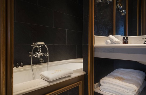 Enfants-Rouges Hotel | Maison Proust, Hotel & Spa La Mer