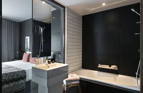 Gambetta Hotel | Melia Paris La Defense