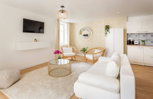 8th Arrondissement Apartment | Merveil - Family Suite - Champs Elysees - Roosevelt