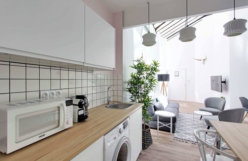 Arts-et-Metiers Apartment | Meslay 1 - Three Bedroom Apartment, Sleeps 8