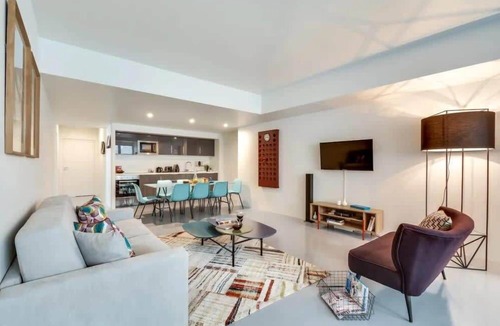Quartier Sainte-Avoye Apartment | Modern and bright 2BD for 11 guests in Le Marais!