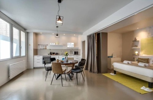 Quartier Sainte-Avoye Apartment | Modern and eclectic 3BD duplex in Le Marais!