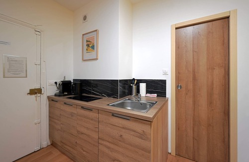 Chaillot Apartment | Modern, Bright and fully Renovated